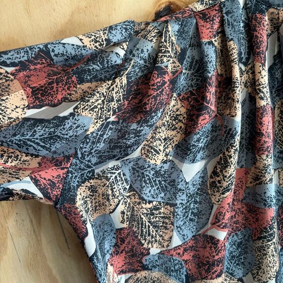 Vintage 70s Tess Satin Multicolored High Neck Leaf Print Draped Blouse Sz 8 - Picture 5 of 6